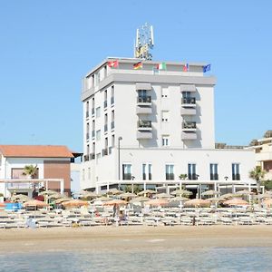 Hotel Caravel